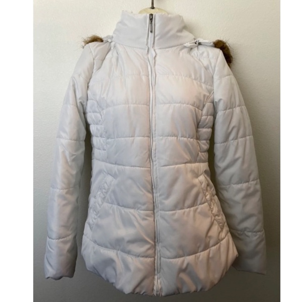 White Puffer Jacket with Faux Fur Lining